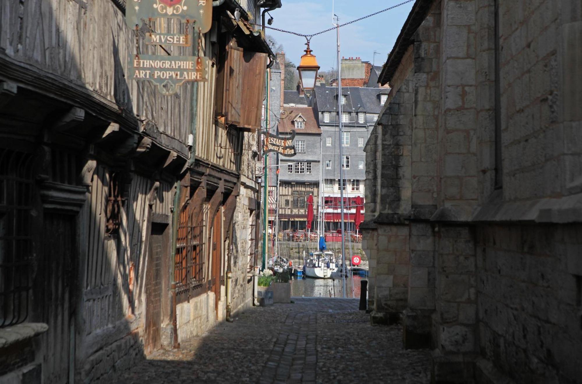 B&B Hotel Honfleur La Rivière-Saint-Sauveur Exteriör bild